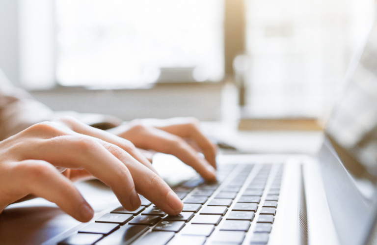 Should my business be blogging blog featured image